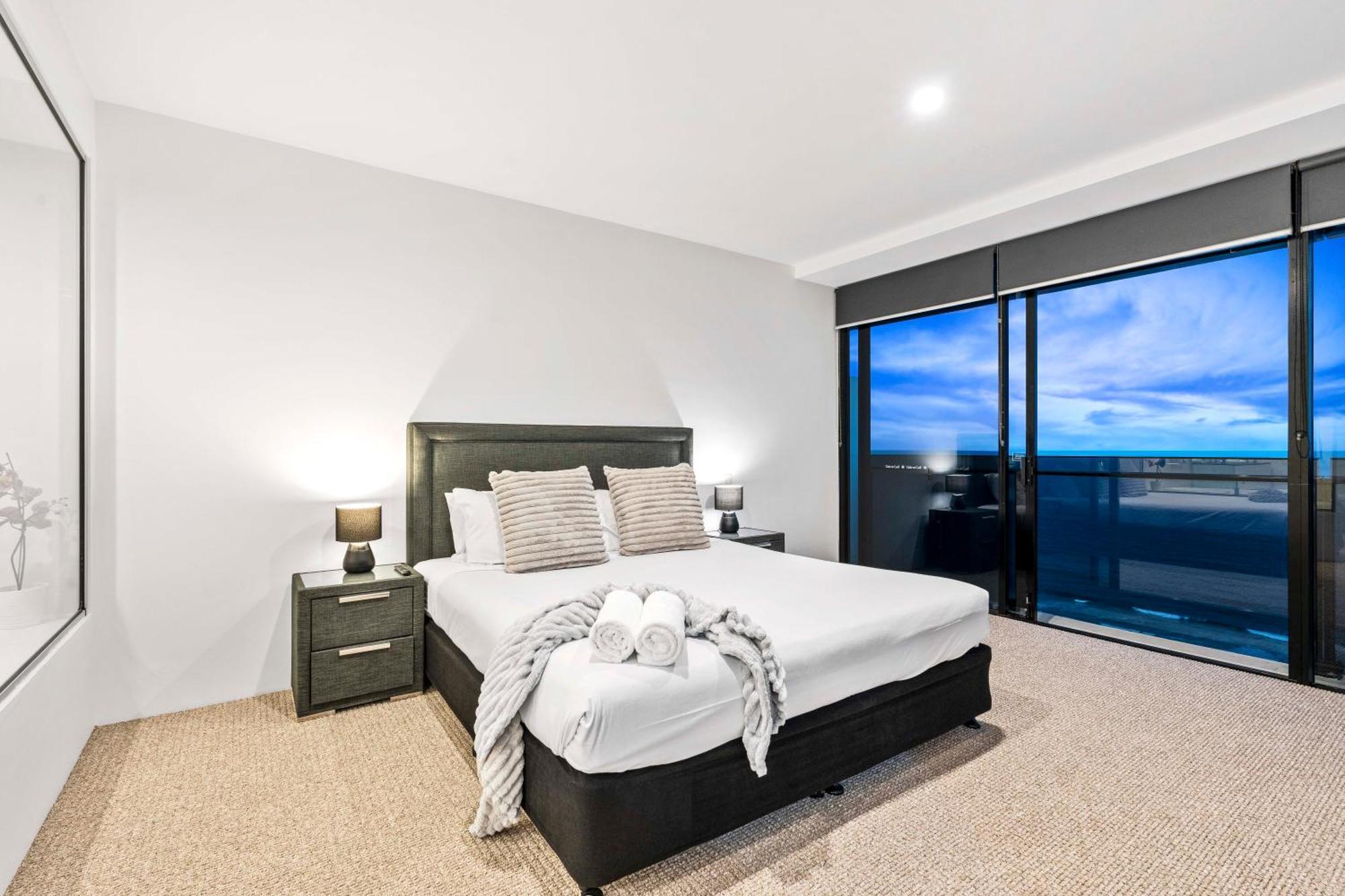 Ocean View Apartments With Balcony - Circle On Cavill - Central Location! - Self Contained & Privately Managed 黄金海岸 外观 照片