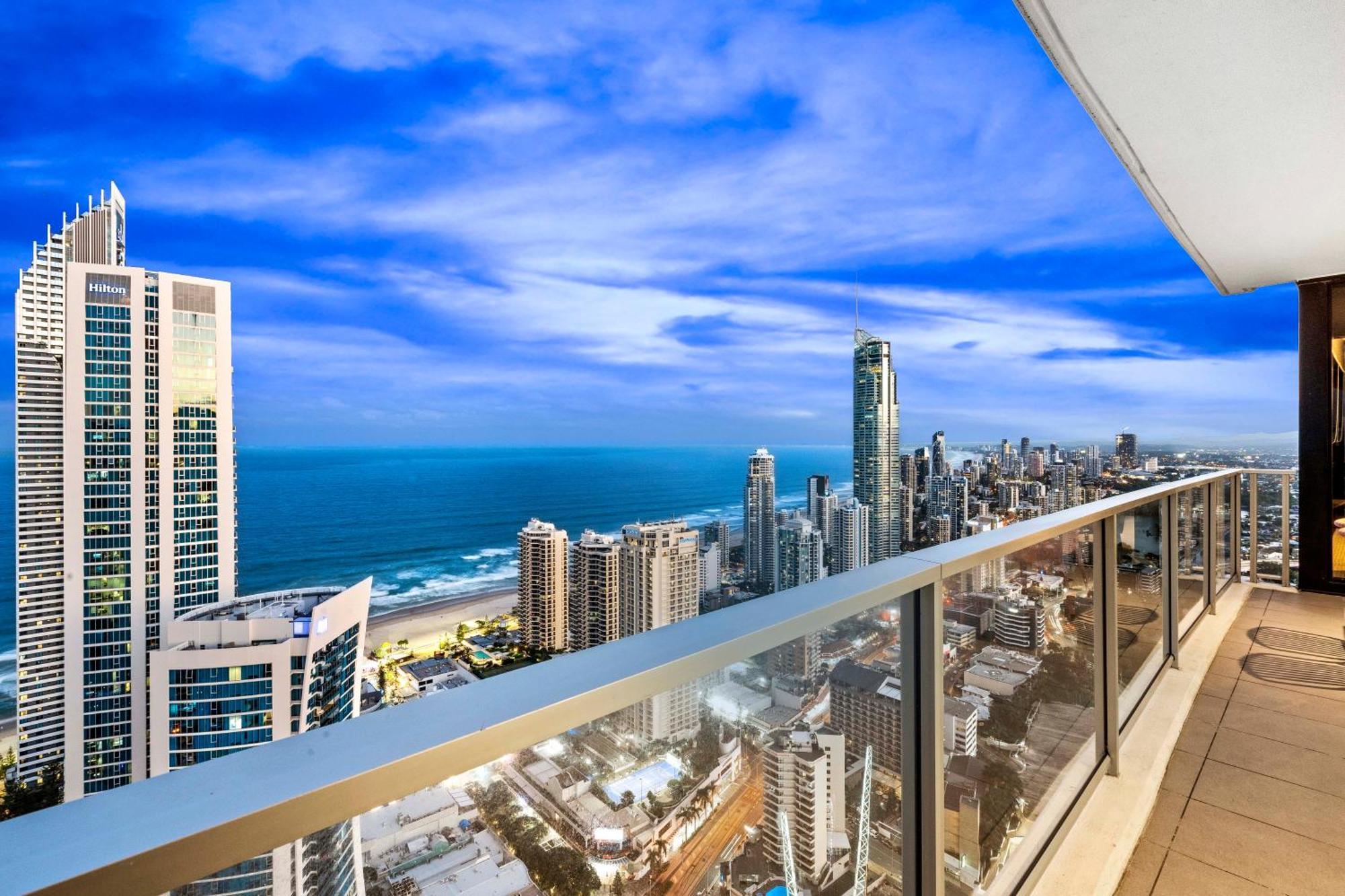 Ocean View Apartments With Balcony - Circle On Cavill - Central Location! - Self Contained & Privately Managed 黄金海岸 外观 照片