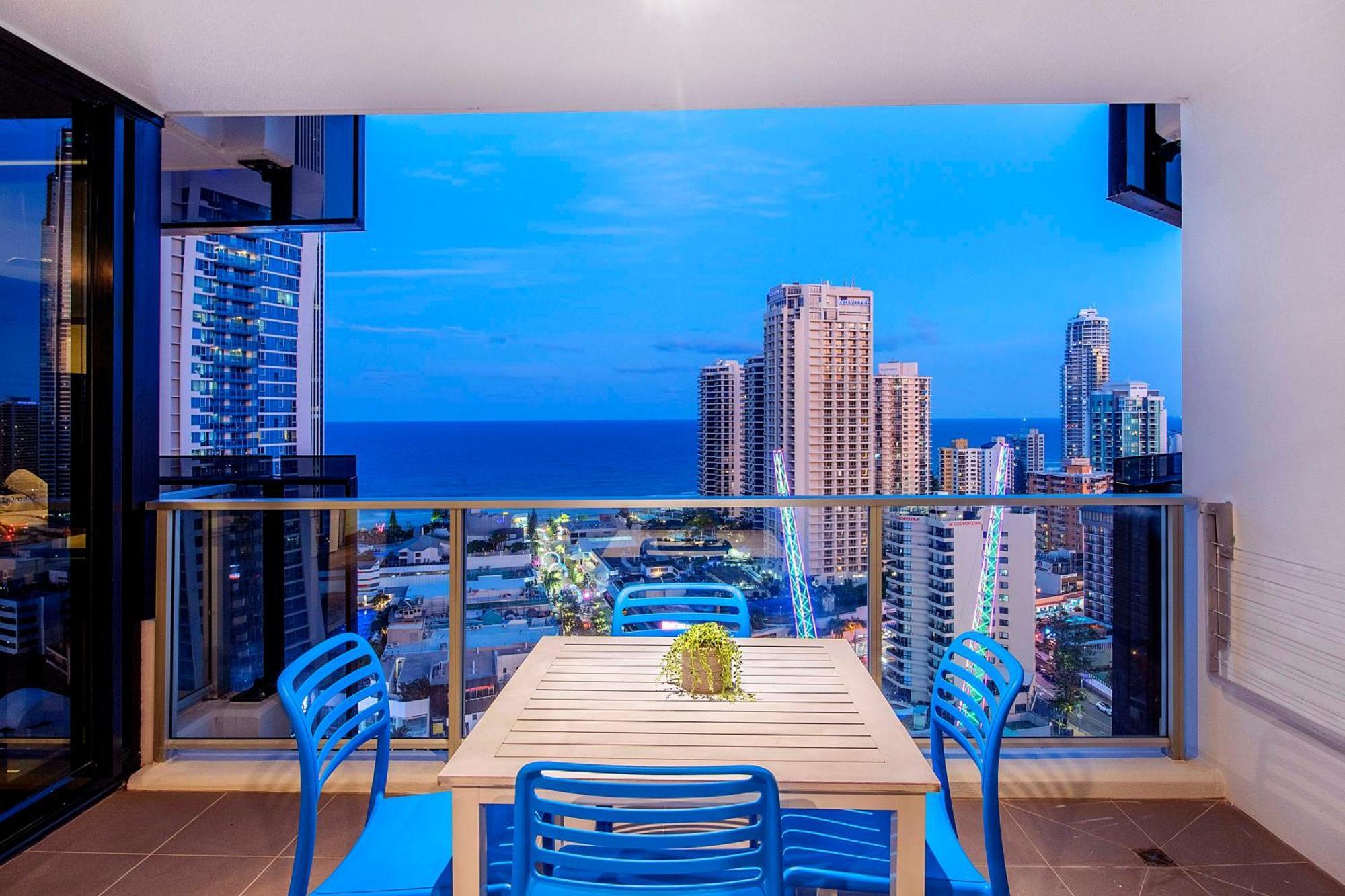 Ocean View Apartments With Balcony - Circle On Cavill - Central Location! - Self Contained & Privately Managed 黄金海岸 外观 照片