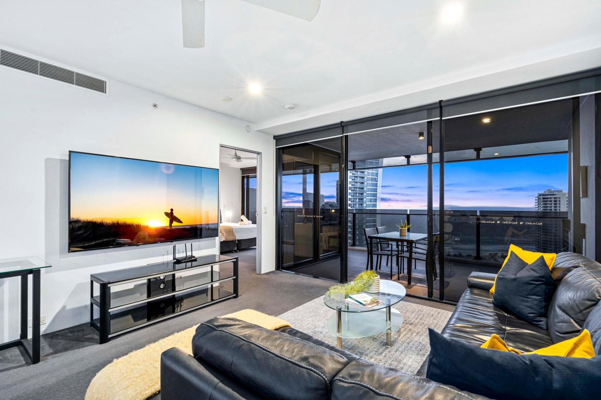 Ocean View Apartments With Balcony - Circle On Cavill - Central Location! - Self Contained & Privately Managed 黄金海岸 外观 照片
