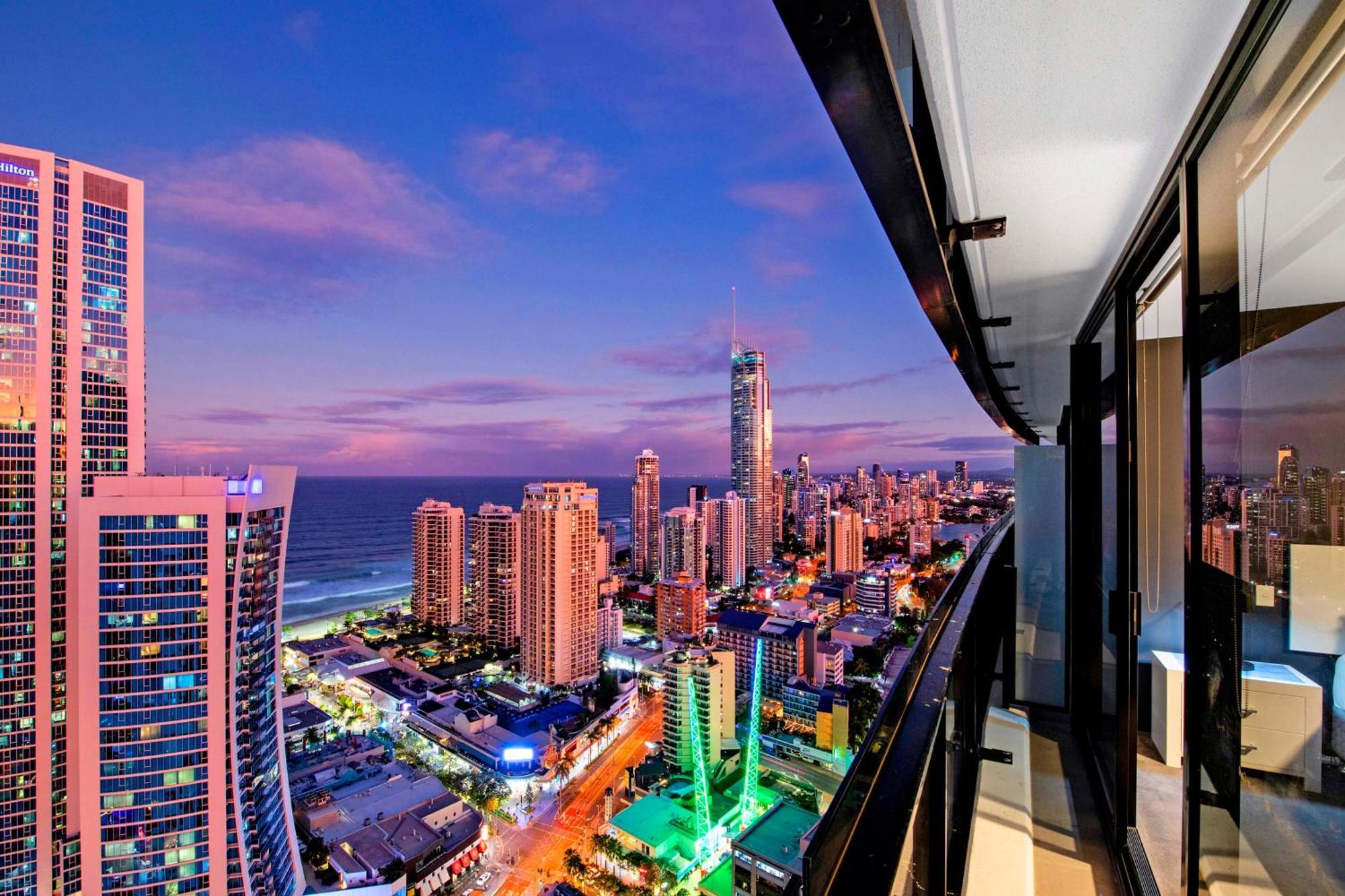 Ocean View Apartments With Balcony - Circle On Cavill - Central Location! - Self Contained & Privately Managed 黄金海岸 外观 照片