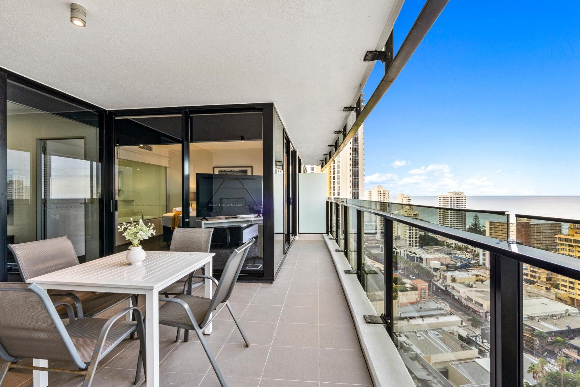 Ocean View Apartments With Balcony - Circle On Cavill - Central Location! - Self Contained & Privately Managed 黄金海岸 外观 照片