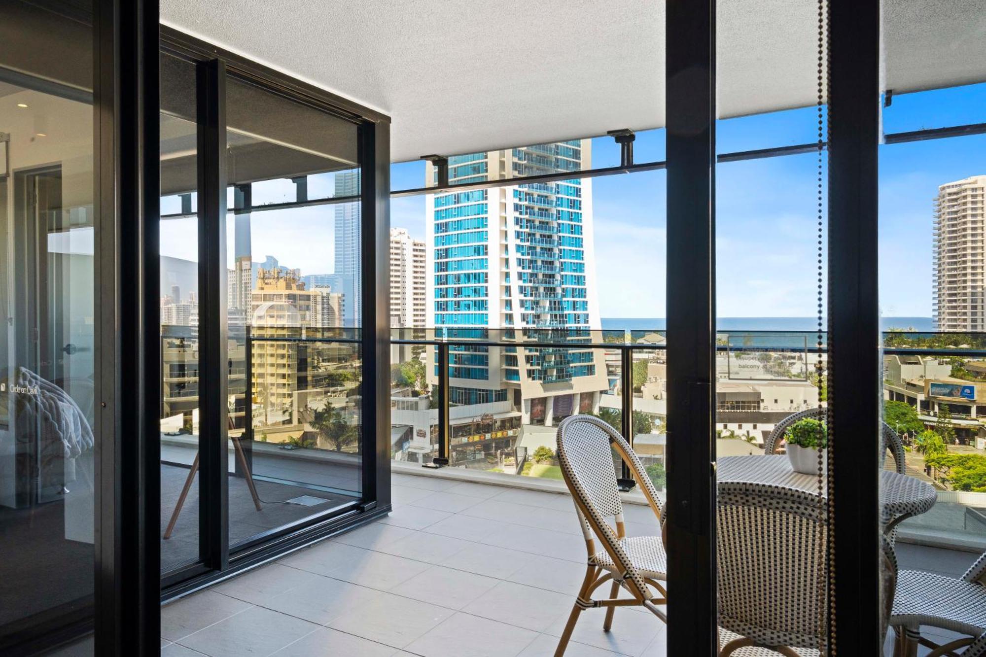 Ocean View Apartments With Balcony - Circle On Cavill - Central Location! - Self Contained & Privately Managed 黄金海岸 外观 照片